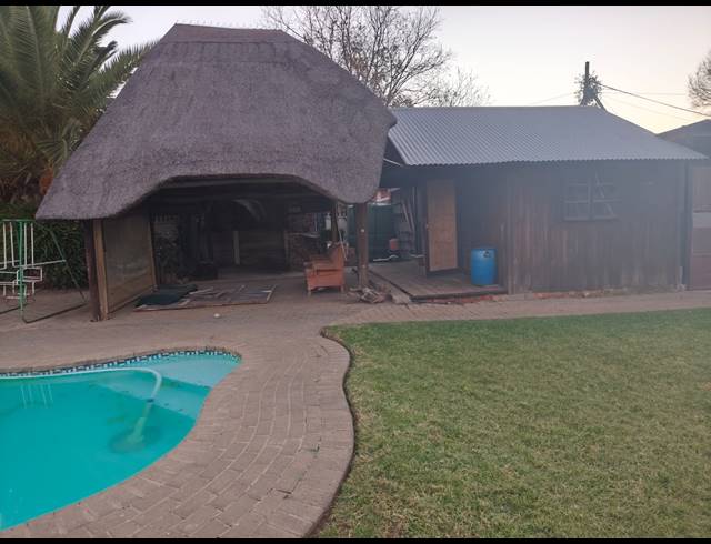 5 BEDROOM HOUSE FOR SALE IN WILGEHOF